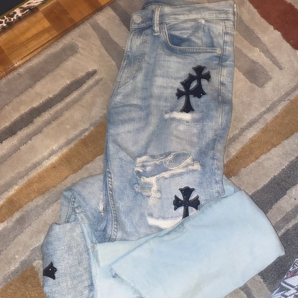 Reconstructed jeans from H&M stylus added their own twist to make them original - Picture 5 of 10